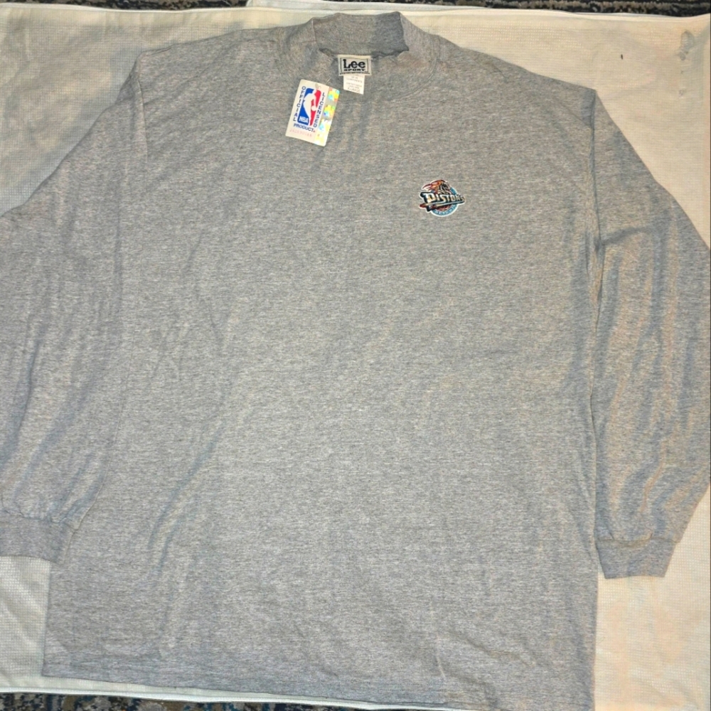 New with tag. Vintage LEE, Detroit Pistons long sleeve shirt.